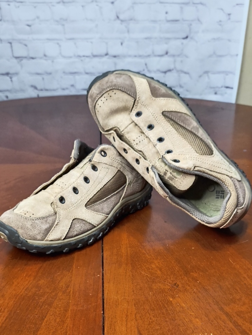 Columbia Trail Trekker Womens Suede and Mesh Sneakers in Tan and Brown S 8.5 X16